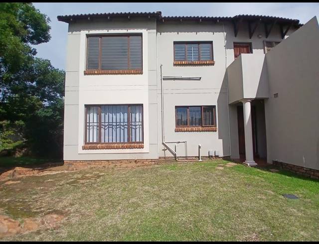 2 BEDROOM TOWNHOUSE FOR SALE IN WINCHESTER HILLS